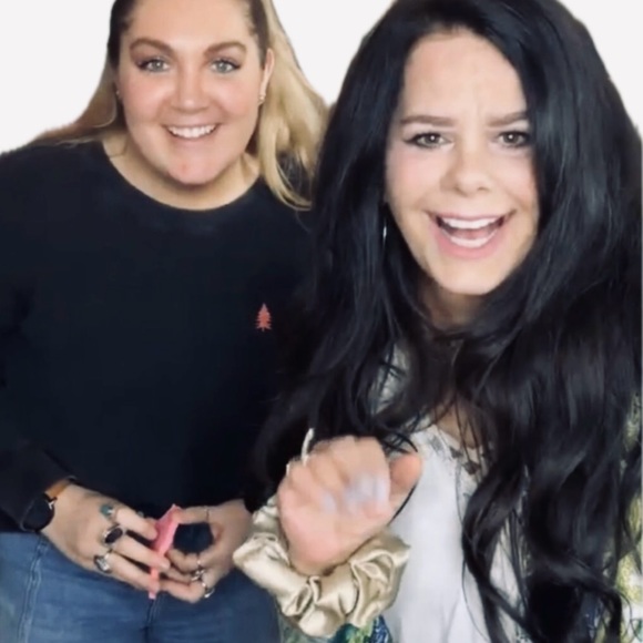 Meet your Posher, Cher - Picture 3 of 3